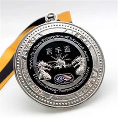 ميداليات التايكوندو الفضية المنقوشة